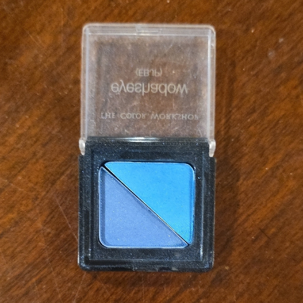 (J52) The Color Workshop Blue Eyeshadow
